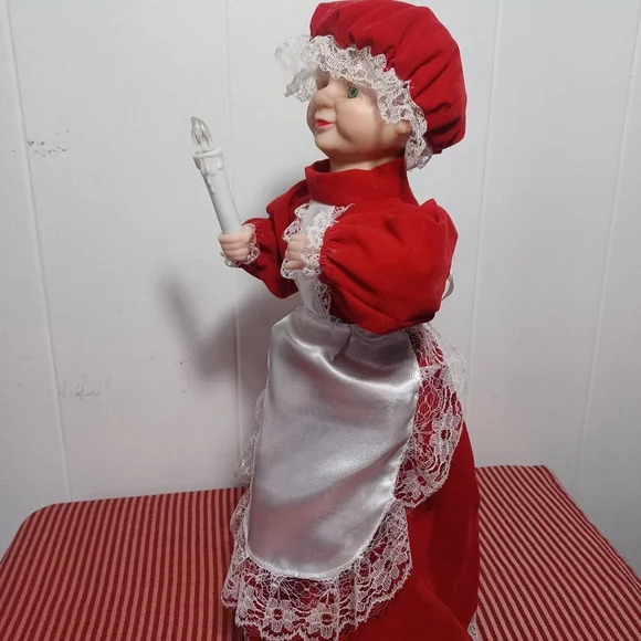 Vintage Mrs. Claus Figure - Picture 4 of 7